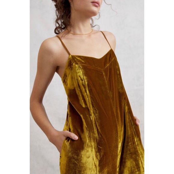 NWT ANTHROPOLOGIE ANDROMEDA VELVET JUMPSUIT - Picture 3 of 7